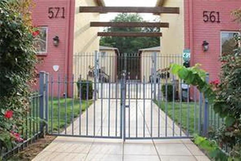 Entire Atlanta Condo Minutes From Downtown Eksteriør bilde